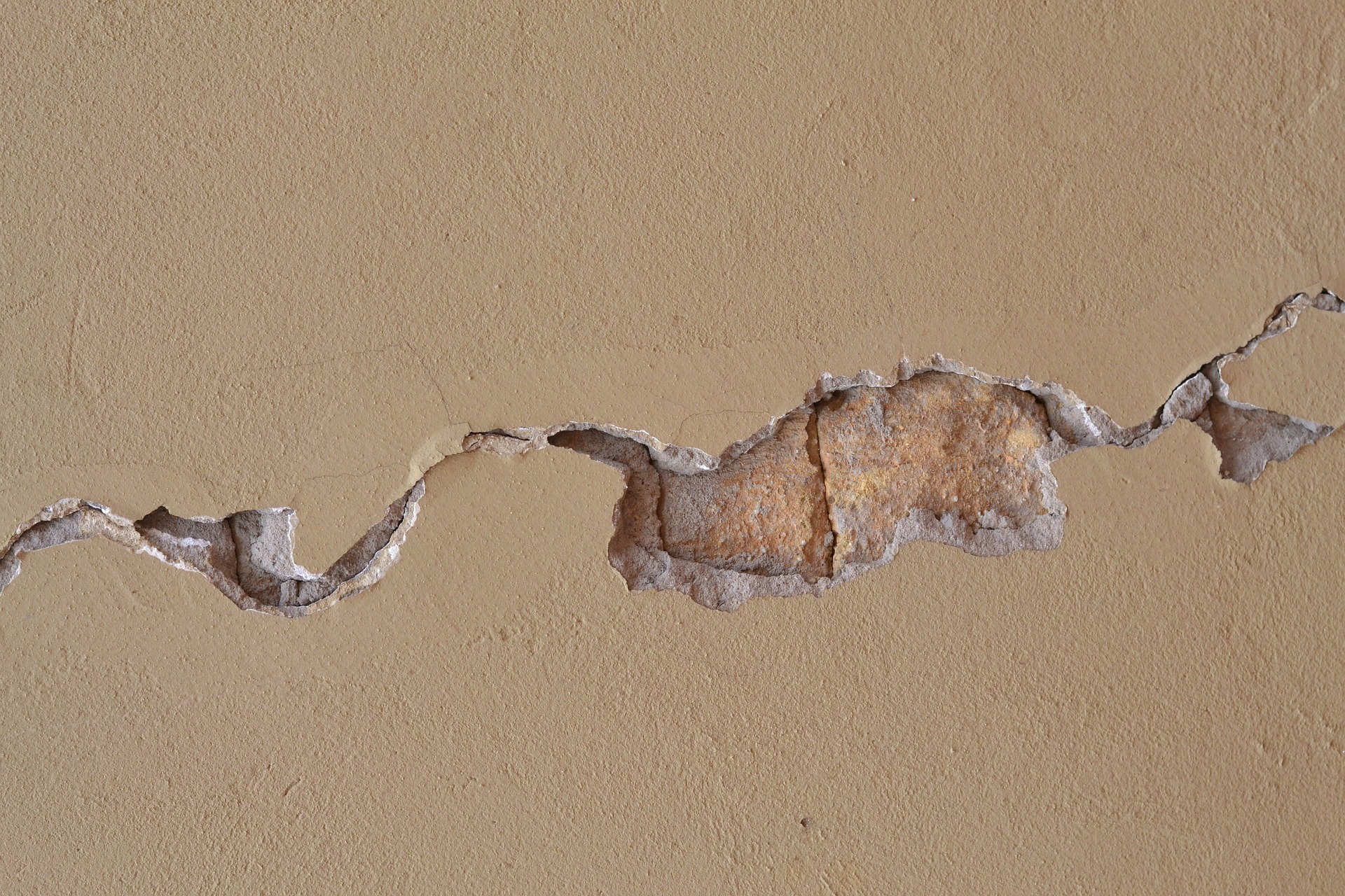 expertise fissures maison 81, expert fissure maison Albi, expertise fissure Castres, fissures maison le Tarn,
